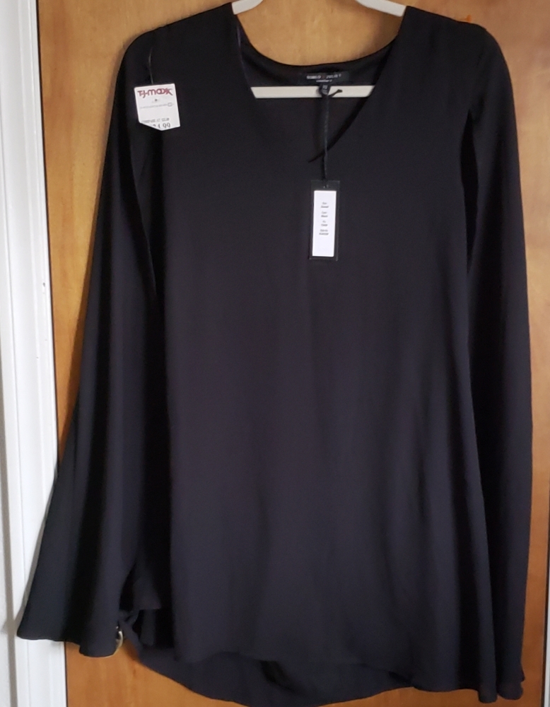 NWT Romeo and Juliet Couture sheer long sleeve top w attached sheer cape